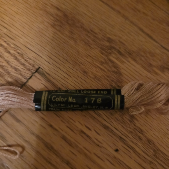 Antique Embroidery Flosses, Most Made In USA, 5 made In France - Picture 12 of 15